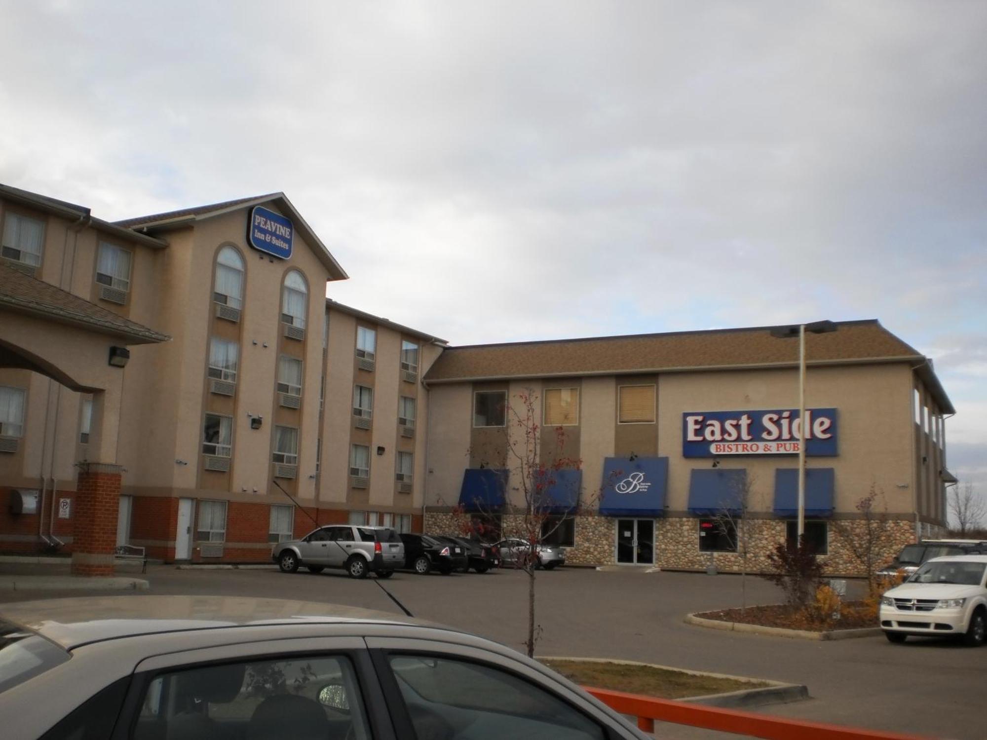 Peavine Inn & Suites High Prairie Экстерьер фото