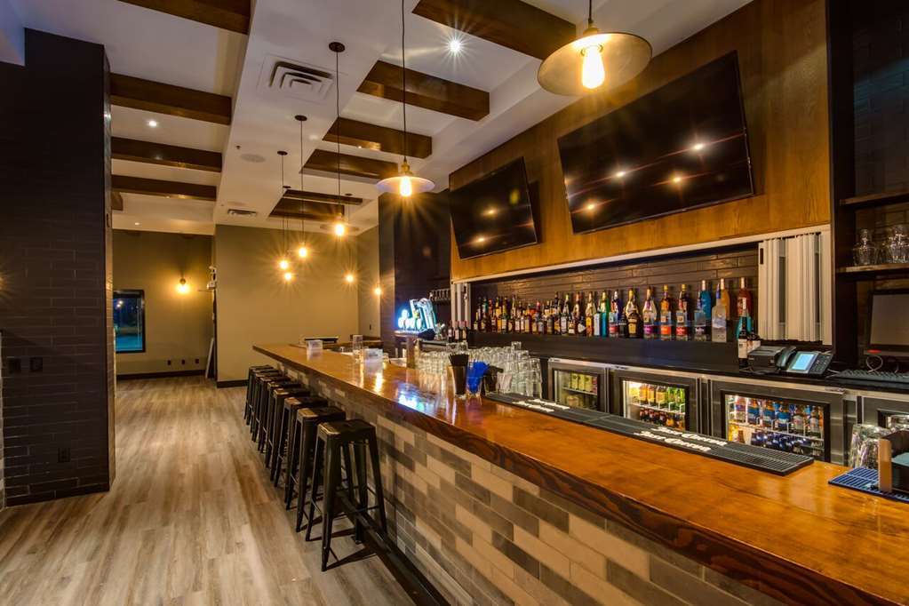 Peavine Inn & Suites High Prairie Ресторан фото