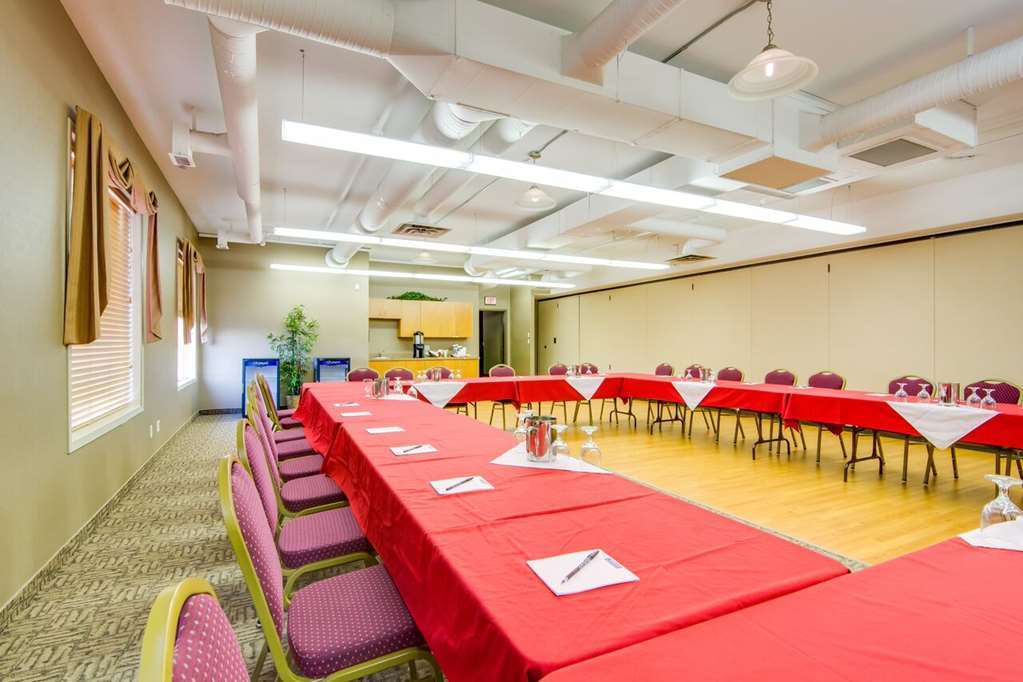 Peavine Inn & Suites High Prairie Удобства фото