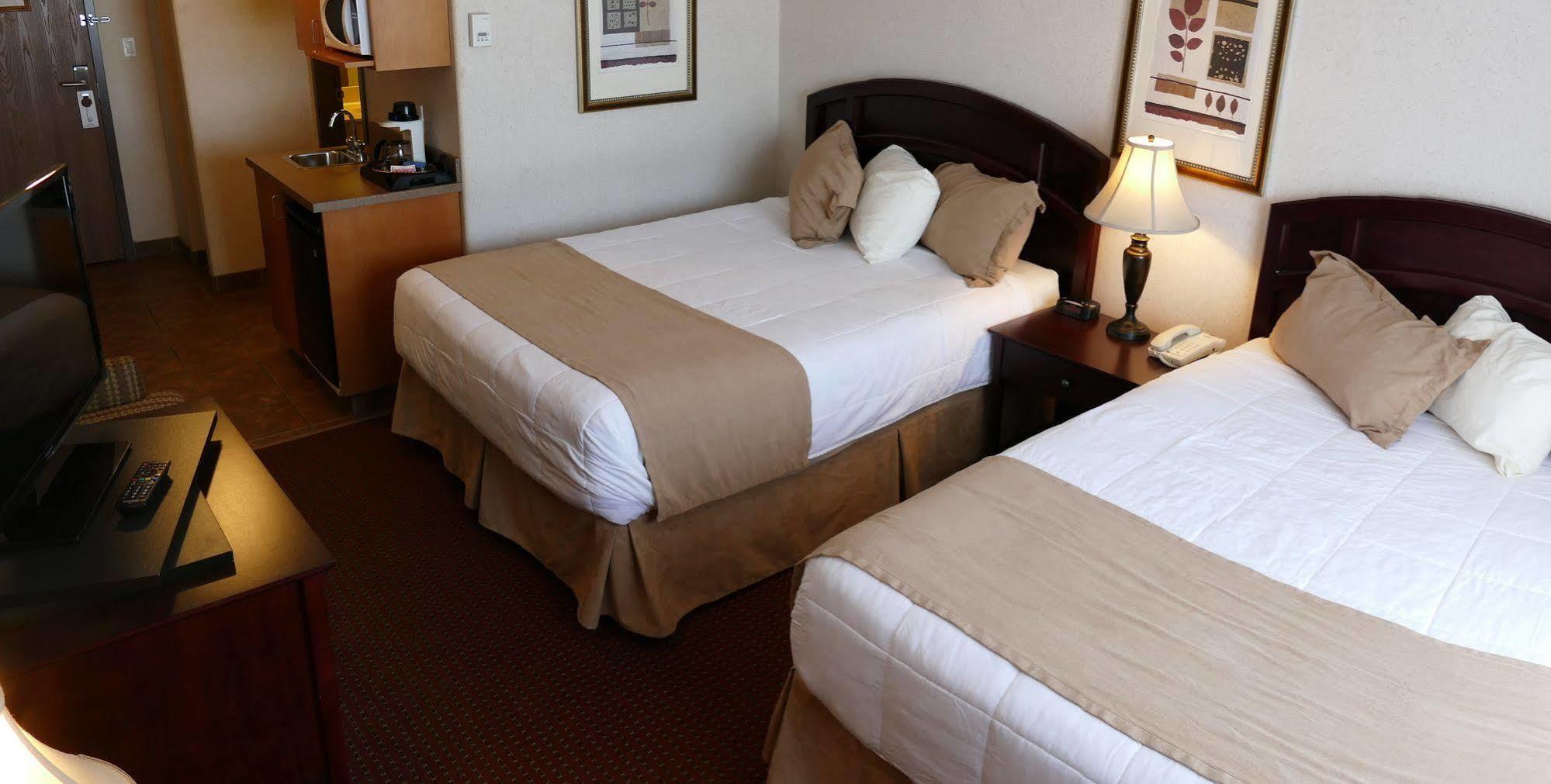 Peavine Inn & Suites High Prairie Экстерьер фото